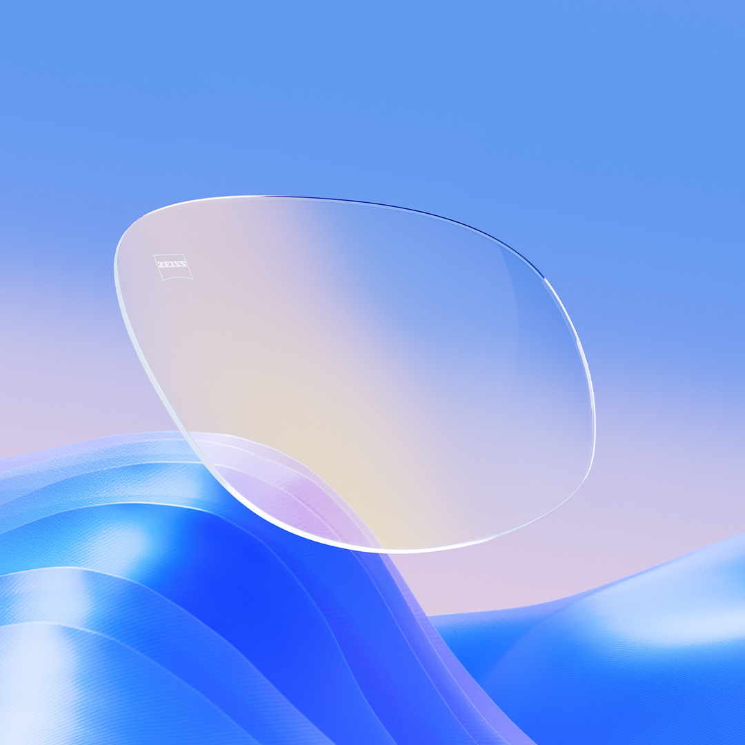 Krystalklare brilleglas med ZEISS DuraVision Gold UV med en subtil gylden refleksion.
