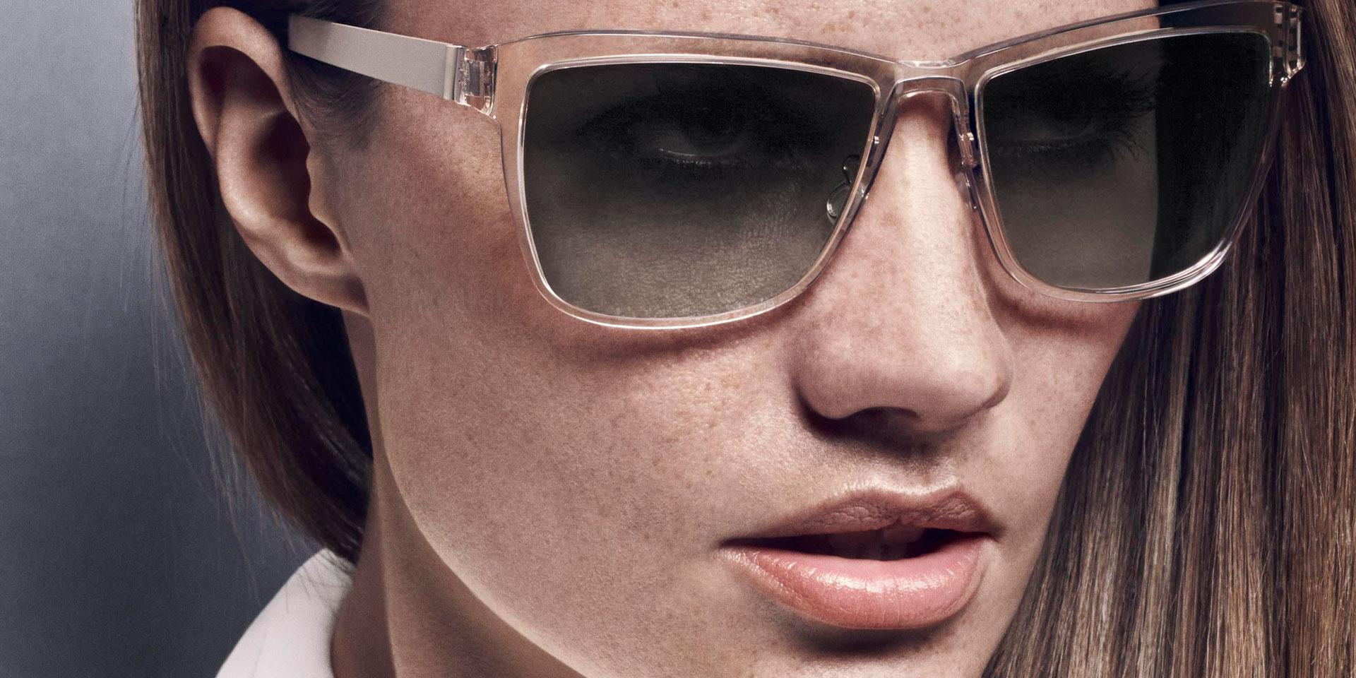 Enkelhed og elegance: Brillestel fra LINDBERG og solbrilleglas fra ZEISS – et sommerhit