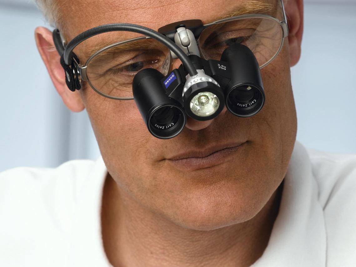 Uanset om du er tandlæge eller kosmetolog, kan du have perfekt, skarpt syn med profesionelle briller