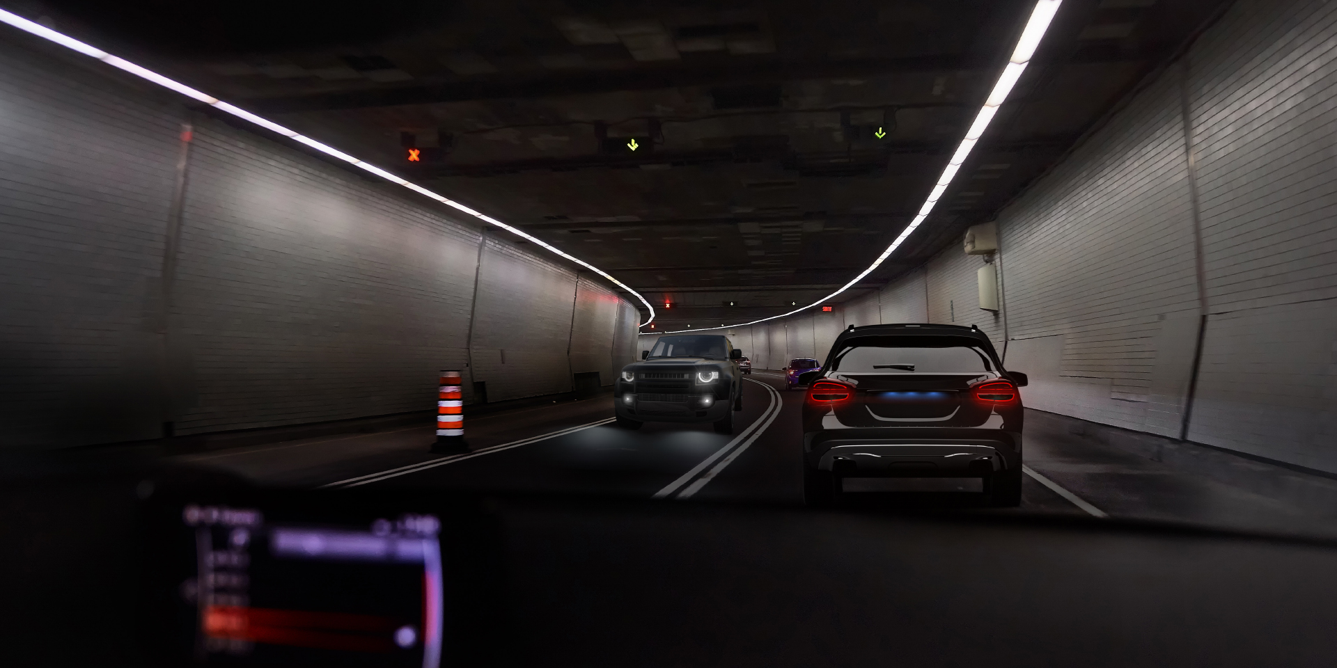 To billeder set gennem en bilists øjne i en tunnel med modkørende trafik. Det ene viser blændende lys fra bilen og tunnellens belysning, og det andet viser en reduceret blænding.