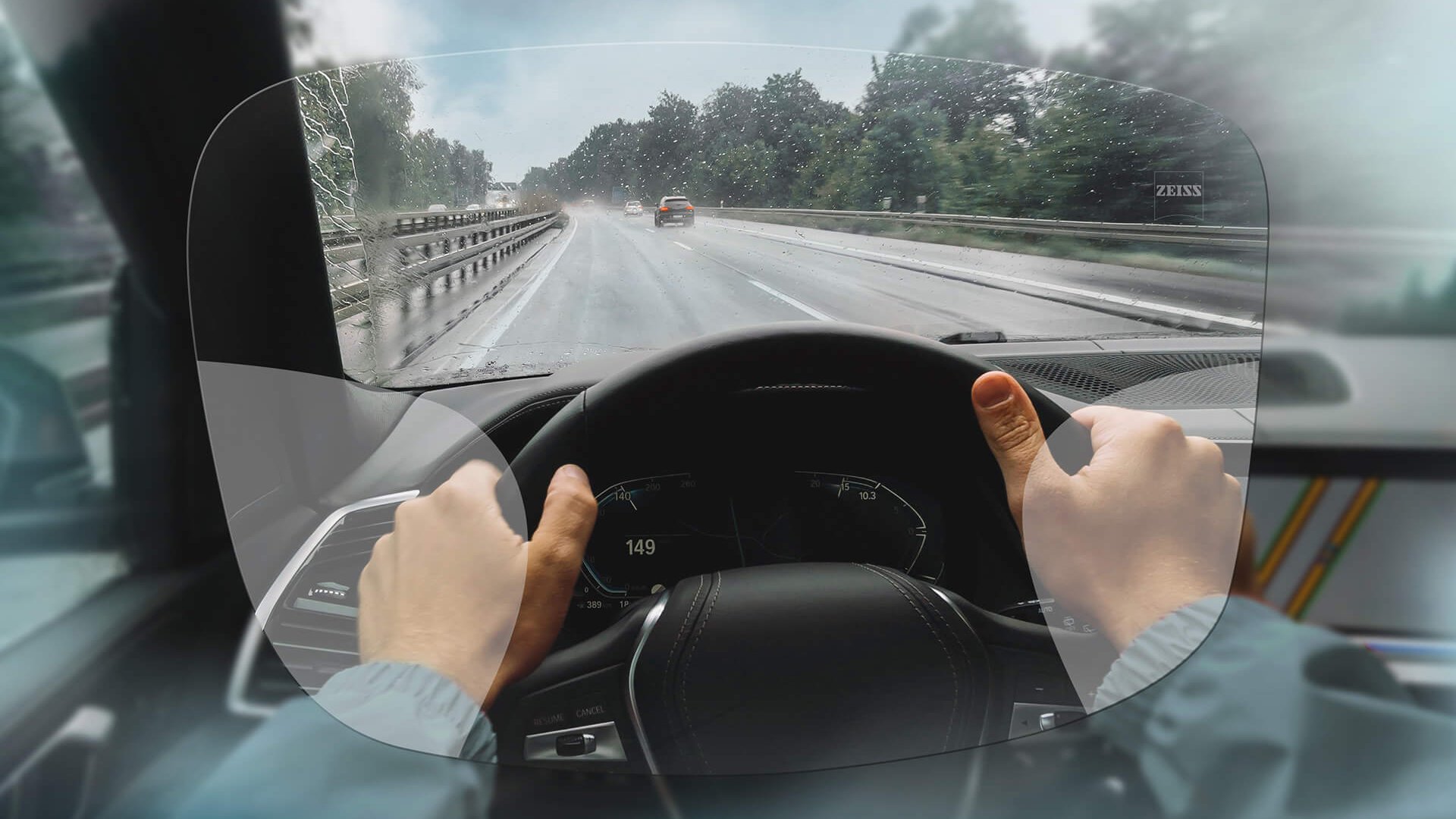 Illustration af ZEISS DriveSafe Progressive Individual-brilleglas. Billedet viser hvad der ses gennem brilleglassene. 